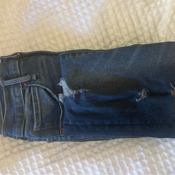 A&F Super Skinny Ultra High Rise 26/2 jeans - Picture 3 of 8
